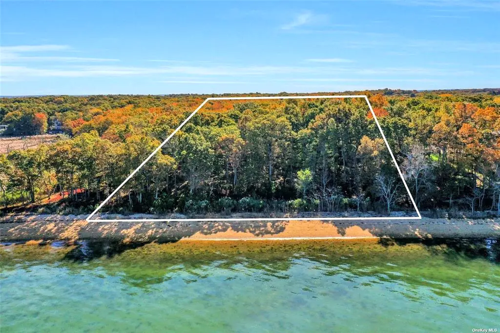 11535 North Bayview Road, Southold